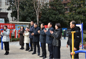 碑林区政协社会事务专委会与民革碑林区工委 开展“墨香润邻里 福字启新程”春联进百家活动